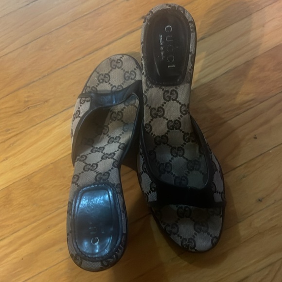 Gucci sandals size 8 - Picture 10 of 11